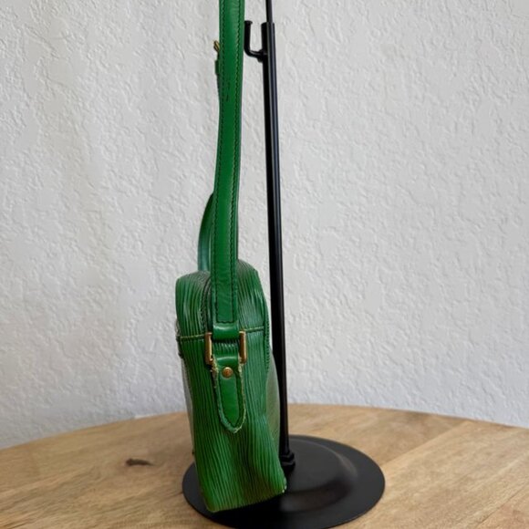 Louis Vuitton Green Epi Crossbody Bag - Picture 5 of 10